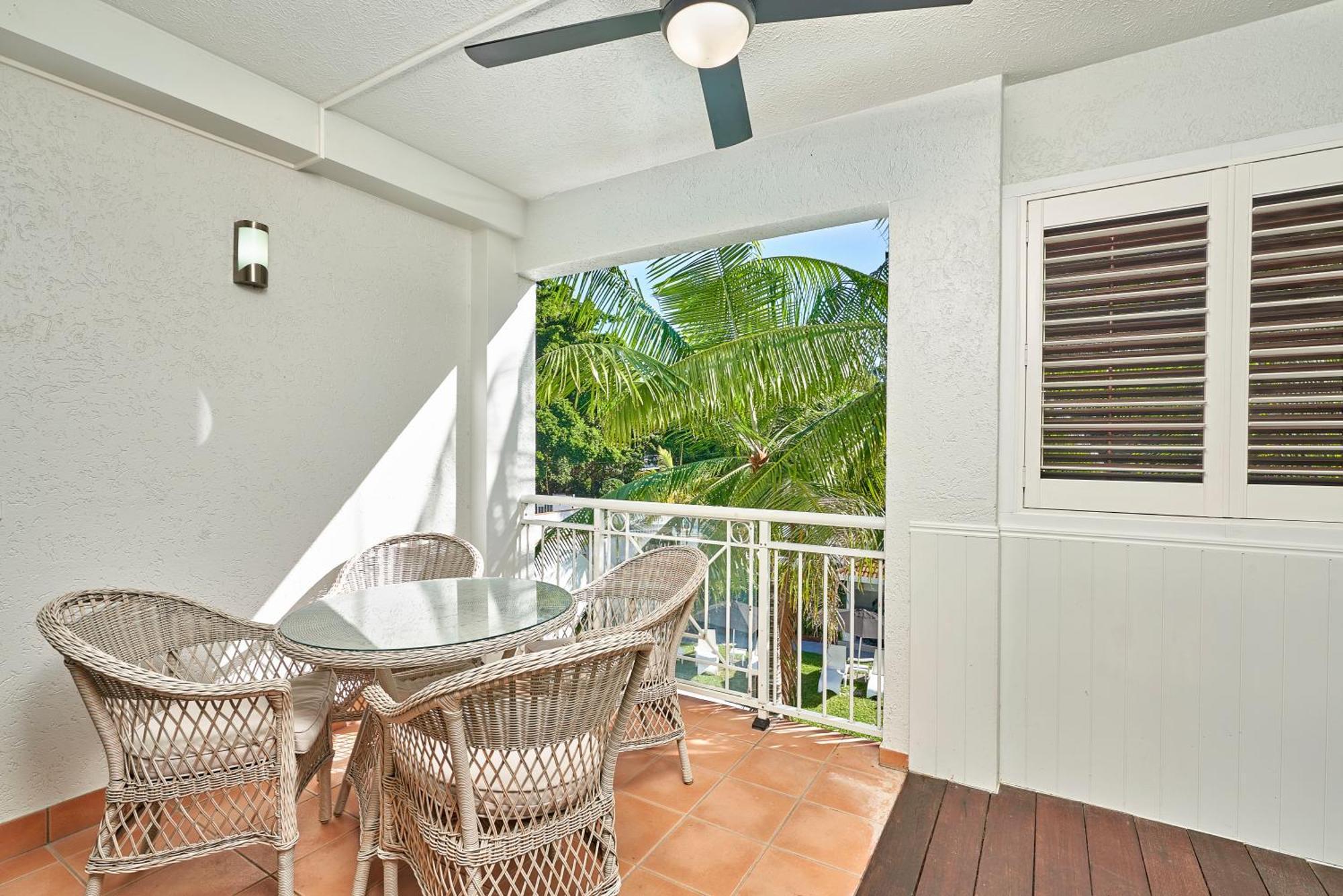 Alassio Beachfront Apartments Palm Cove Habitación foto