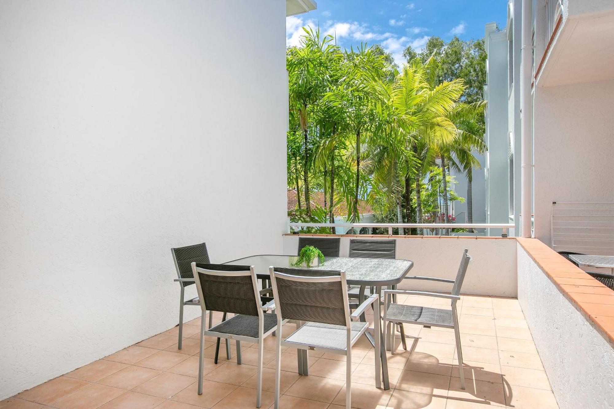Alassio Beachfront Apartments Palm Cove Habitación foto