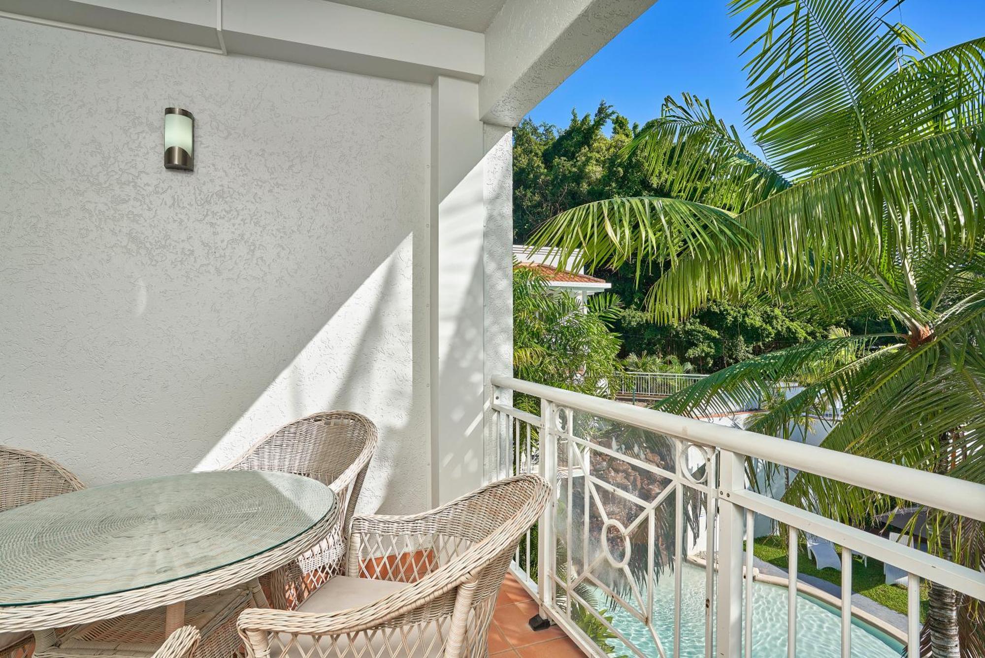 Alassio Beachfront Apartments Palm Cove Habitación foto